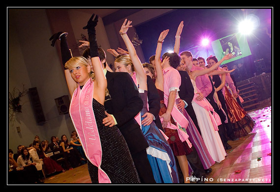 Maturitní ples gymnasium Stavbařů - Ústí nad Labem - photo #132