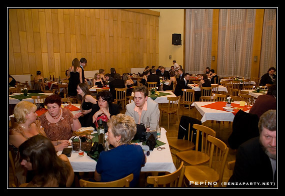 Maturitní ples gymnasium Stavbařů - Ústí nad Labem - photo #85