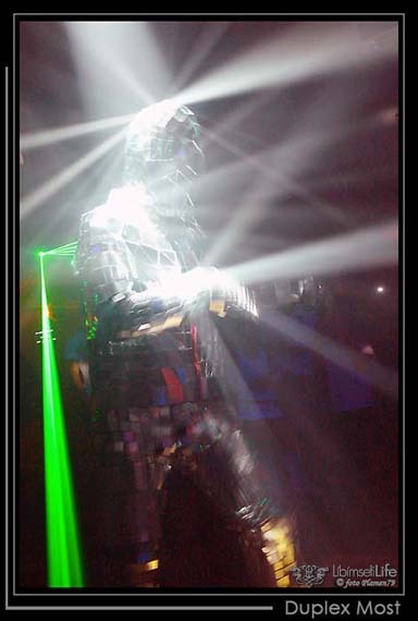 Mike elekrto night present Mirrorman - Most - photo #46