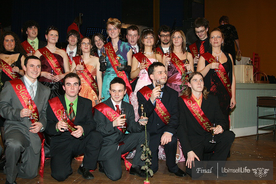 Maturitní ples 4.A gymnazia Lovosice - Klapý - photo #88