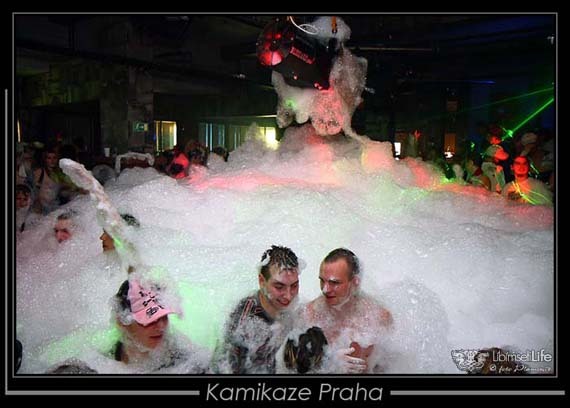 Líbímseti pěnová párty! - PRAHA - photo #1