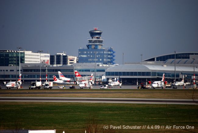 Prilet Air Force One - Praha - photo #20