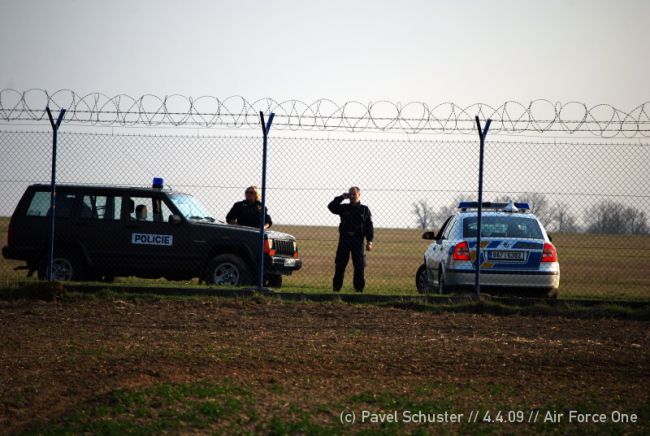 Prilet Air Force One - Praha - photo #29