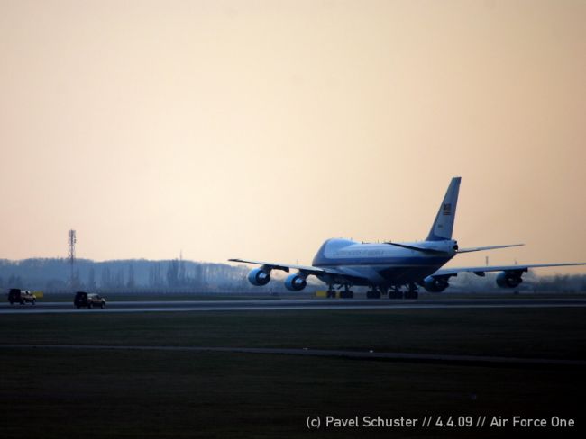 Prilet Air Force One - Praha - photo #49