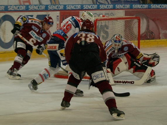 Sparta - Pardubice - Praha - photo #9