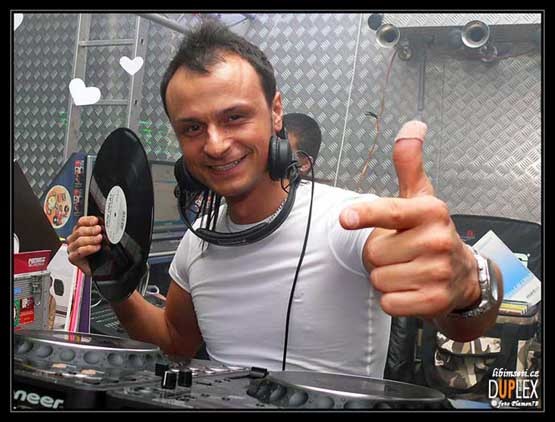 DJ Peet a Milan Strnadel - Most - photo #2